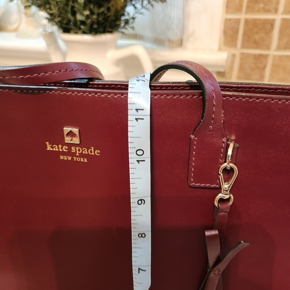 Kate Spade New York Sawyer Street Mulled Smooth Wine Large Tote - Picture 4 of 15